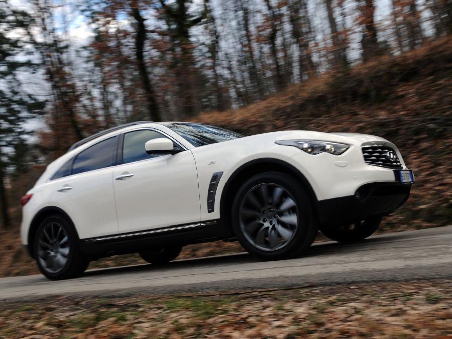  Infiniti FX50 S Limited Edition 2010 года  (EU) (фото 6 из 13)